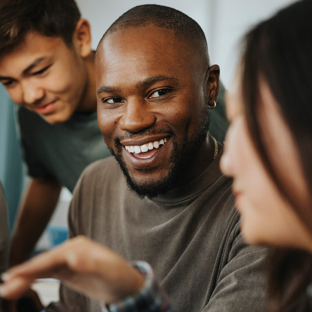 Gruppe junger Menschen